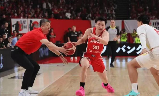 媒体人:上海久事预计为张镇麟提供四年D类续约合同