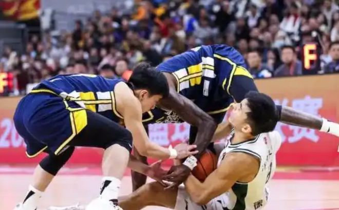 媒体人:上海久事预计为张镇麟提供四年D类续约合同