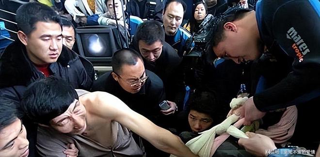 黄蜂用双向合同签下伊利诺伊大四后场,他是落选秀中的佼佼者?